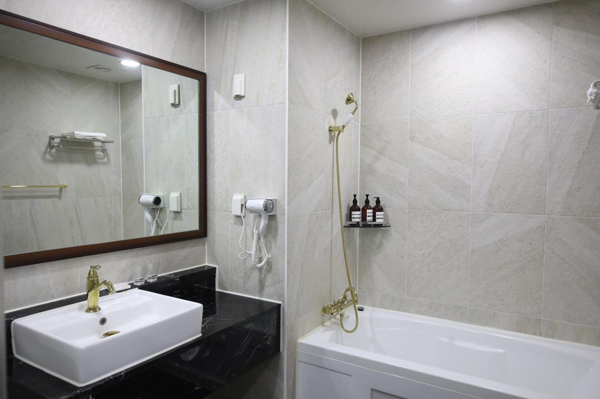 Benikea Hotel Seosan Екстериор снимка